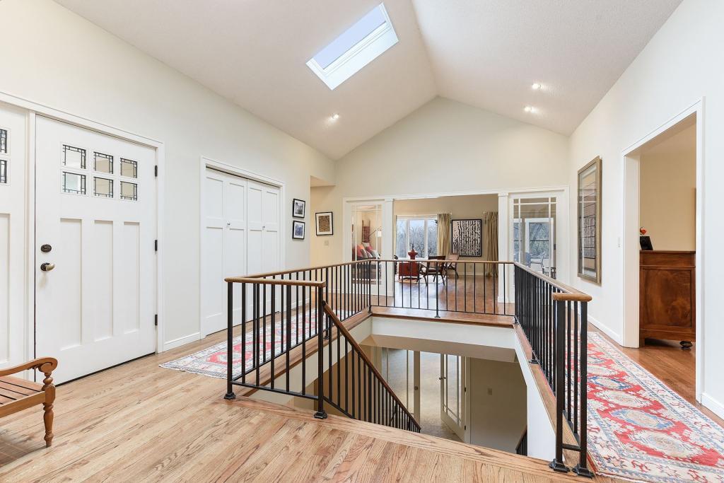 7019 Valley View Road Edina, MN 55439 - Photo 3 of 47 Gallery Image 3