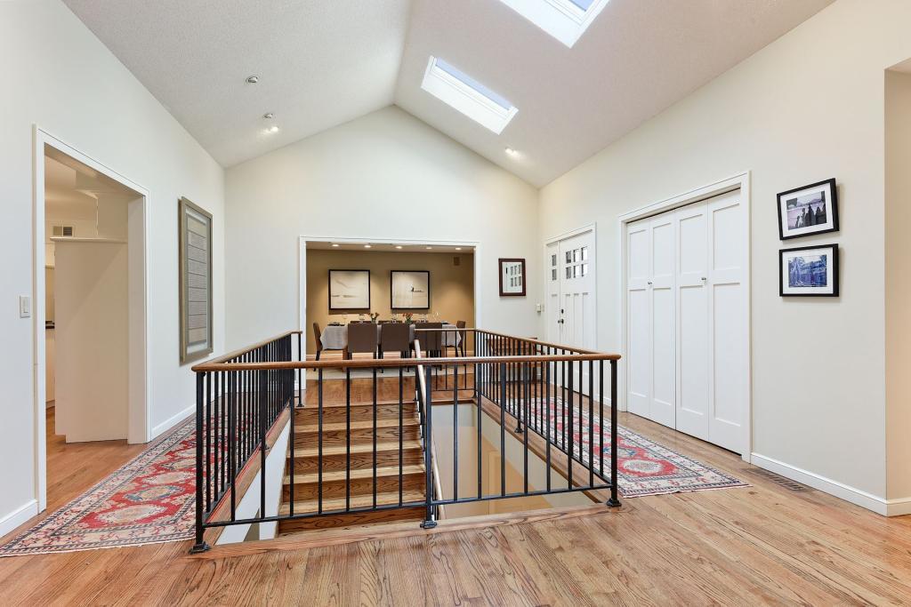 7019 Valley View Road Edina, MN 55439 - Photo 4 of 47 Gallery Image 4