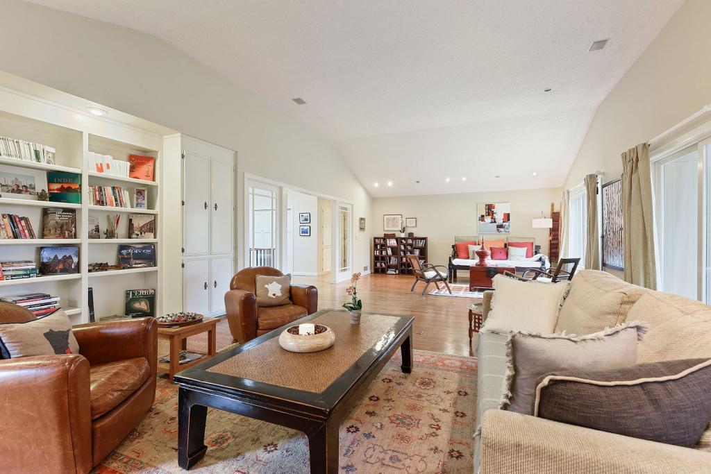 7019 Valley View Road Edina, MN 55439 - Photo 8 of 47 Gallery Image 8
