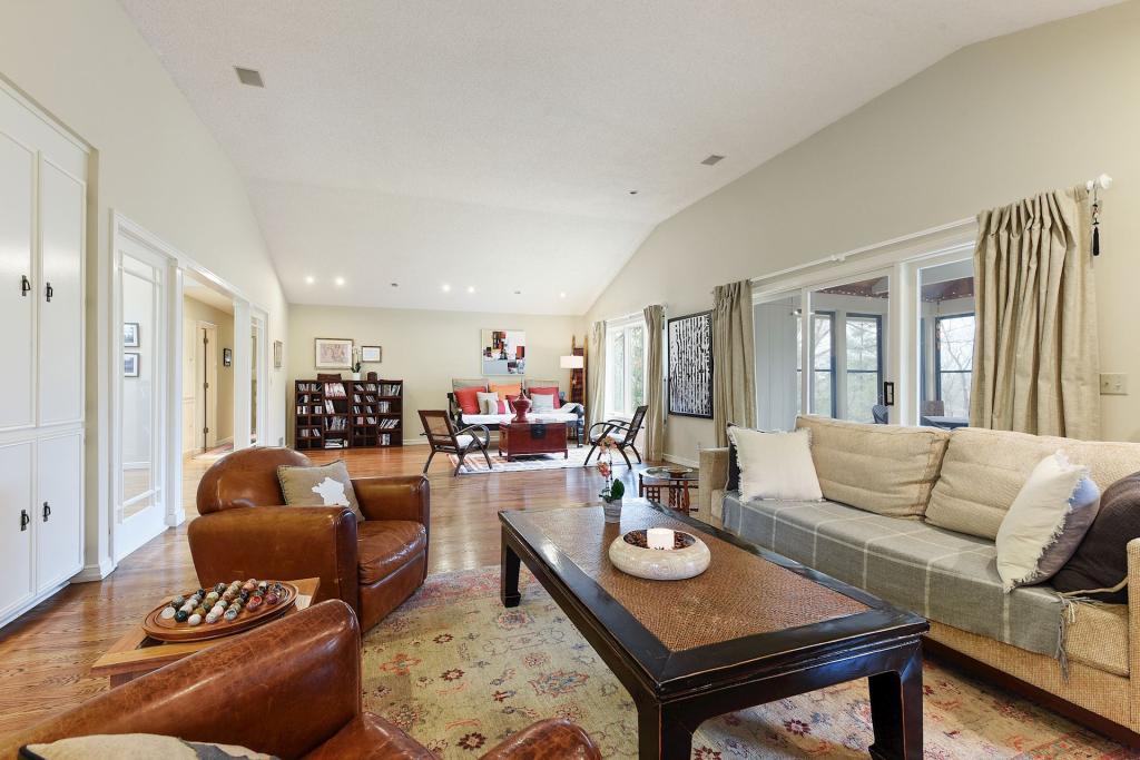 7019 Valley View Road Edina, MN 55439 - Photo 9 of 47 Gallery Image 9