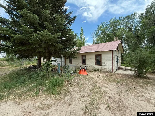 $1,150,000 | 785 West Pavillion Road, Pavillion, WY 82523