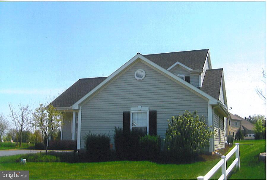628 Wallingford Road Lititz, PA 17543 - Photo 3 of 11