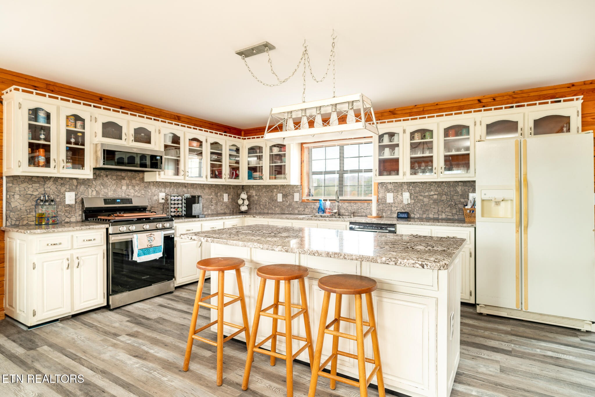 3767 Phillips Flats Road Oneida, TN 37841 - Photo 6 of 38