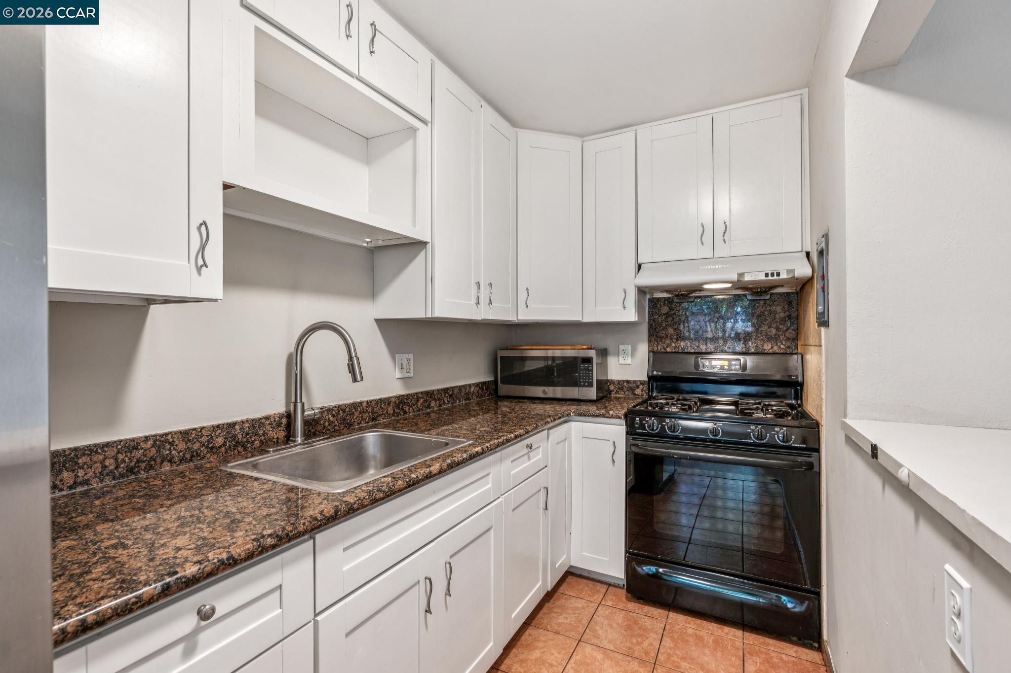 2035 Sierra Road, Unit 4 Concord, CA 94518 - Photo 9 of 28