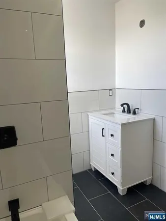 $2,500 | 125 Marsellus Place, Unit 2, Garfield, NJ 07026