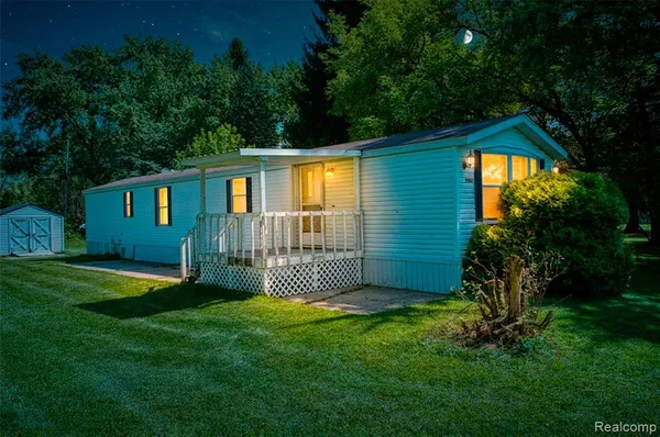 $149,900 | 20835 West Trebesh Circle, Pinckney, MI 48169