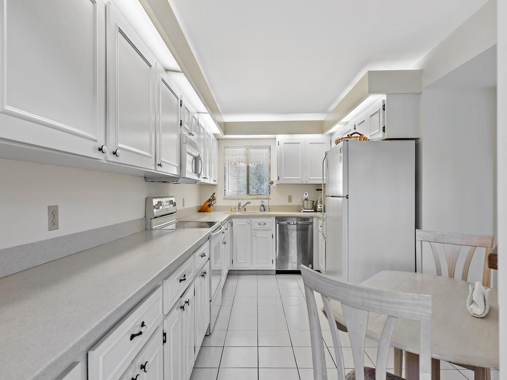 1155 Reef Road, Unit C4 Vero Beach, FL 32963 - Photo 7 of 27 Gallery Image 7