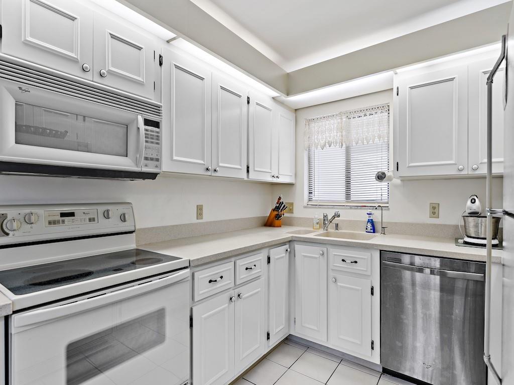 1155 Reef Road, Unit C4 Vero Beach, FL 32963 - Photo 8 of 27 Gallery Image 8