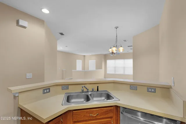 $229,900 | 12301 Kernan Forest Boulevard, Unit 2702, Jacksonville, FL 32225