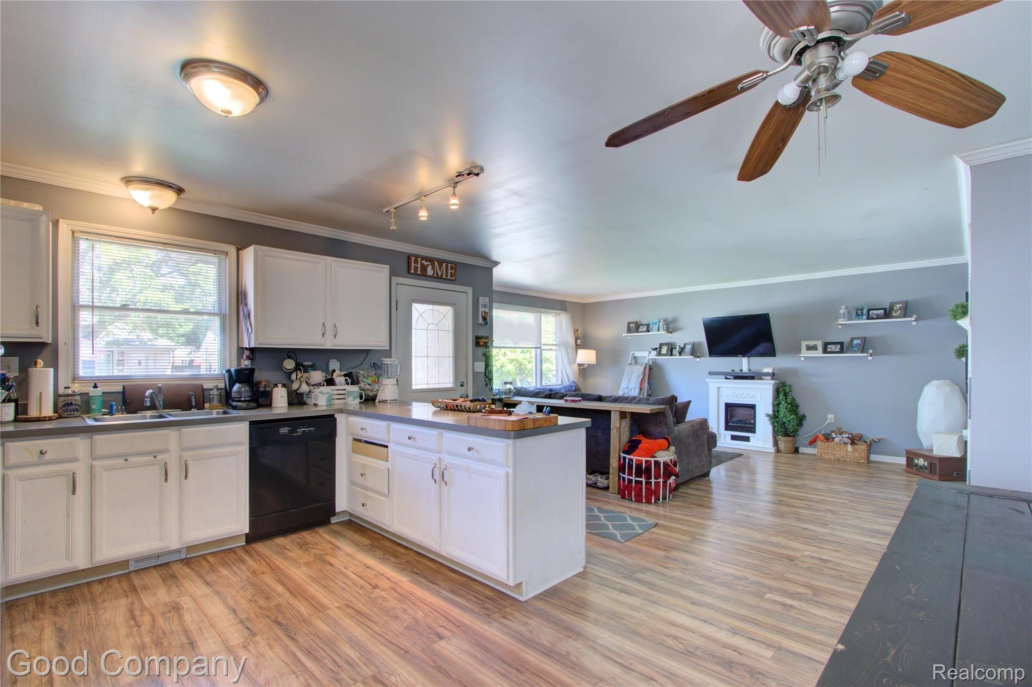 8114 Helen Street Center Line, MI 48015 - Photo 11 of 36 8114 Helen St. 11