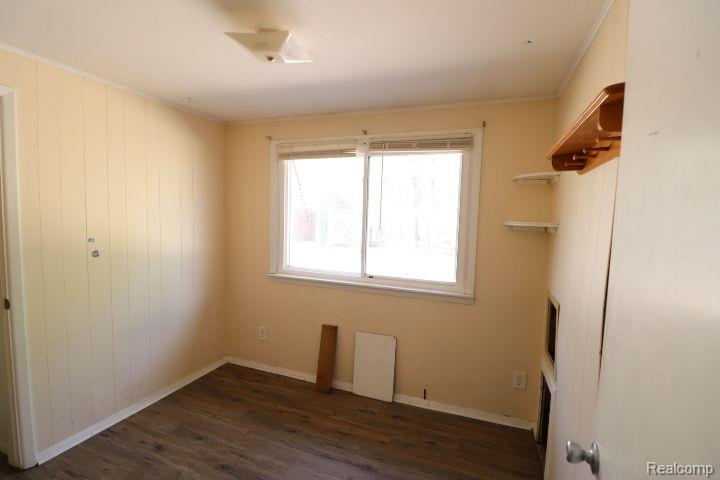 930 West Olson Road Midland, MI 48640 - Photo 9 of 12
