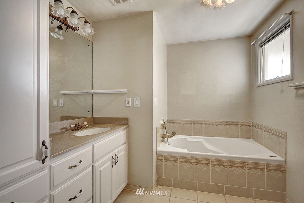 630 High Avenue South Renton, WA 98057 - Photo 16 of 18