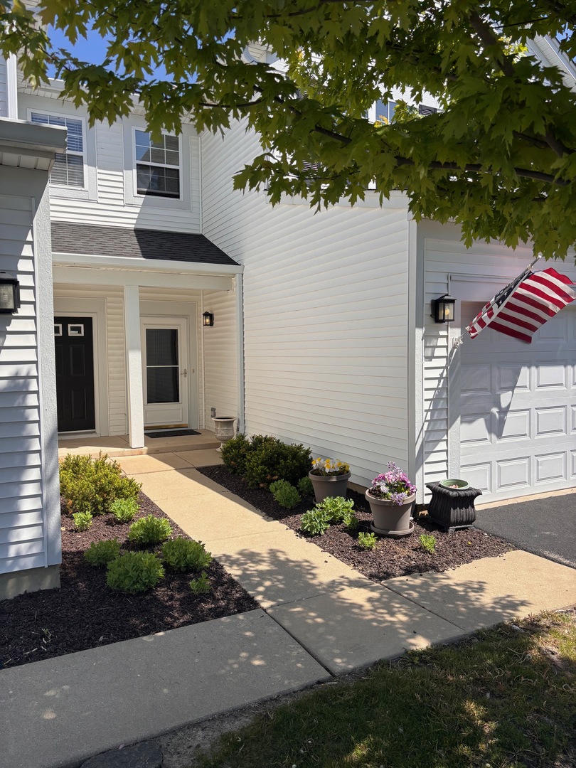 3142 Falling Waters Lane, Unit 3142 Lindenhurst, IL 60046 - Photo 4 of 33