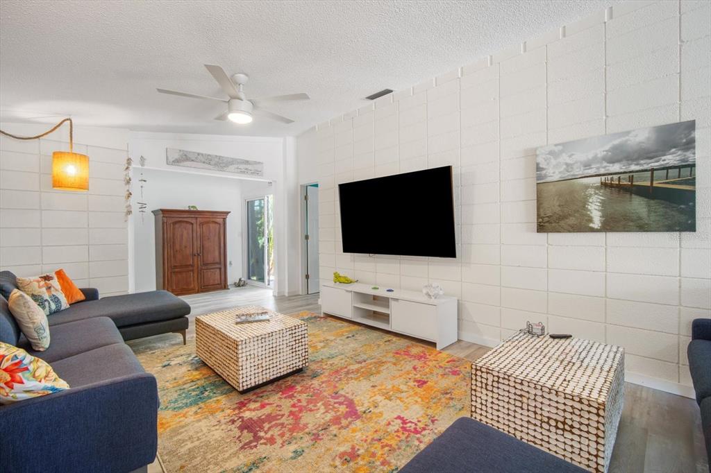 402 71st Street Holmes Beach, FL 34217 - Photo 11 of 70