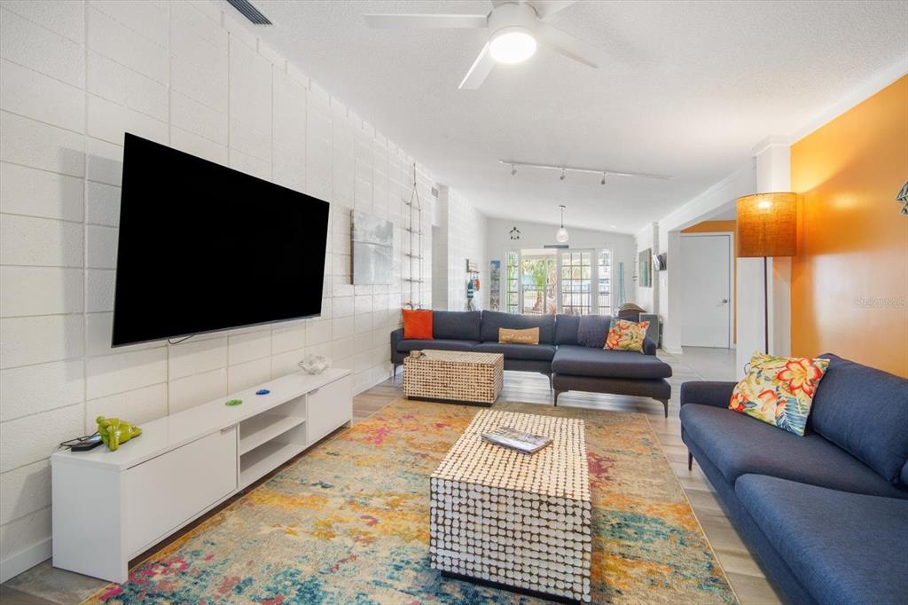 402 71st Street Holmes Beach, FL 34217 - Photo 13 of 70