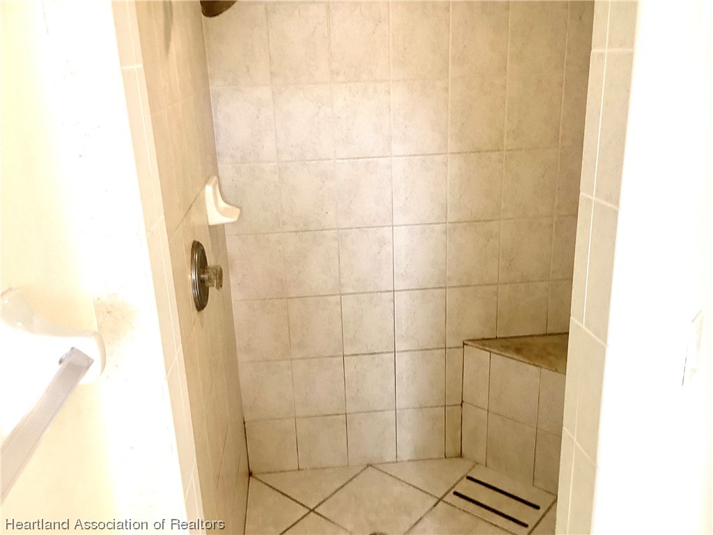 1934 Shore Road Avon Park, FL 33825 - Photo 13 of 21 Gallery Image 13