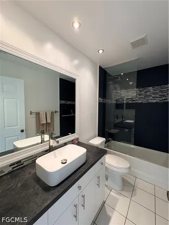 $3,000 | 2823 Southwest 39th Terrace, Cape Coral, FL 33914