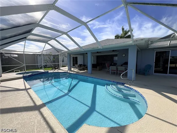 $3,000 | 2823 Southwest 39th Terrace, Cape Coral, FL 33914