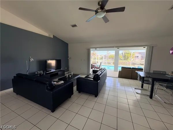$3,000 | 2823 Southwest 39th Terrace, Cape Coral, FL 33914
