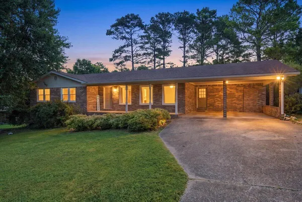 $379,900 | 1232 Hall Drive, Bridgeport, AL 35740