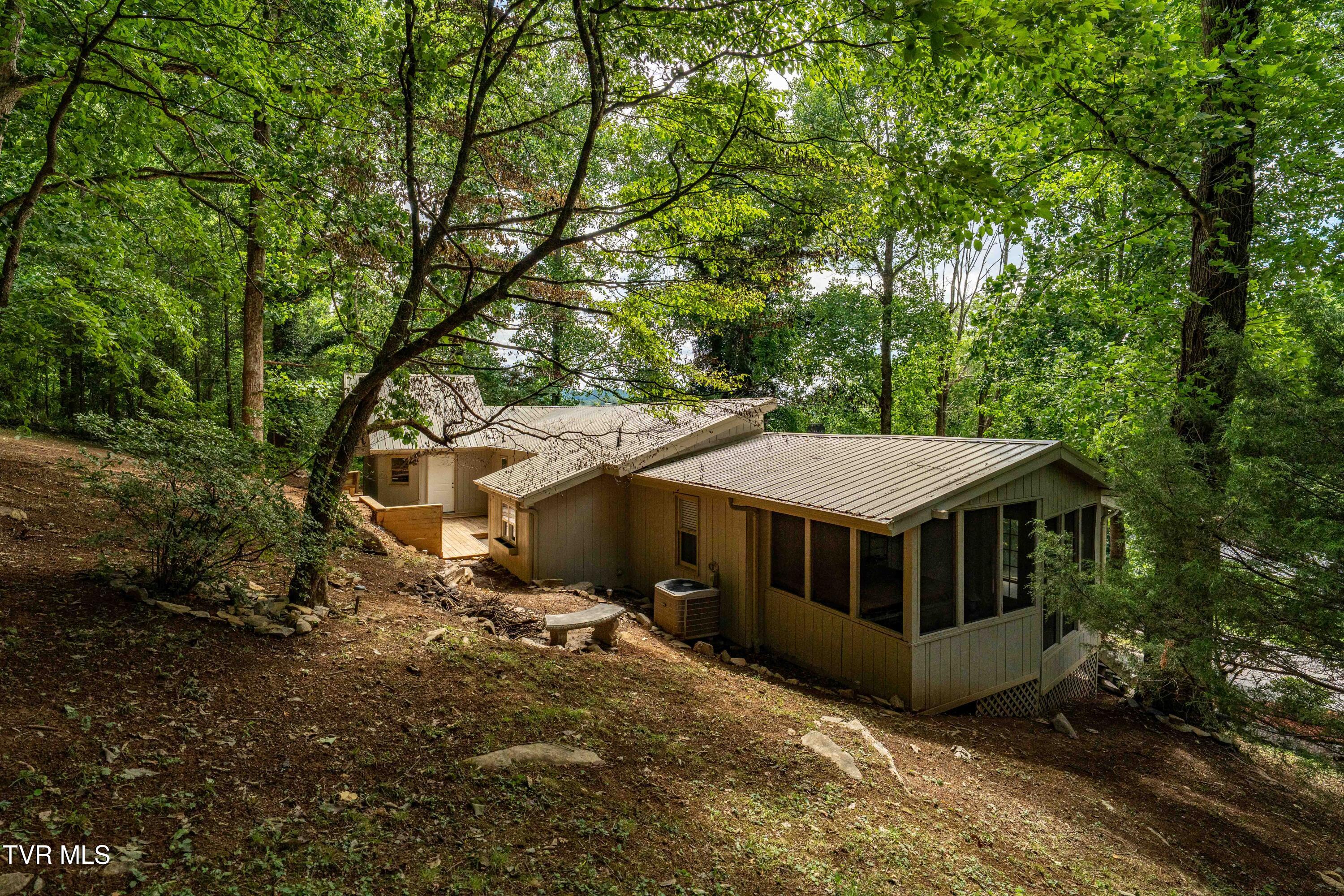 1113 Berry Road Elizabethton, TN 37643 - Photo 73 of 88 1113 Berry Rd (41 of 89)