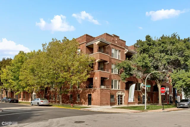 $8,360,000 | 4358 South Prairie Avenue, Chicago, IL 60653