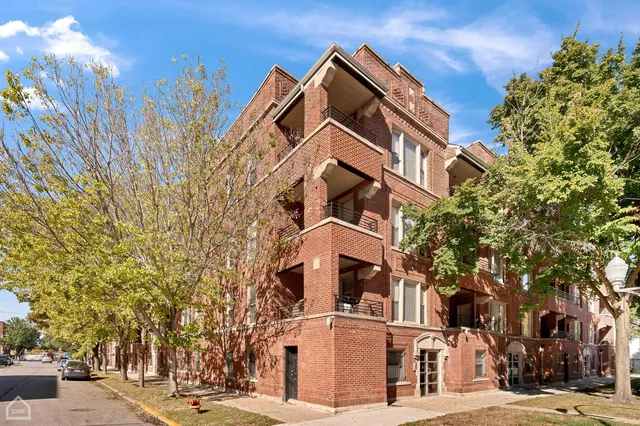 $8,360,000 | 4358 South Prairie Avenue, Chicago, IL 60653