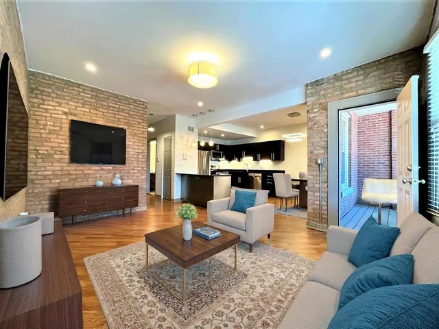 $8,360,000 | 4358 South Prairie Avenue, Chicago, IL 60653