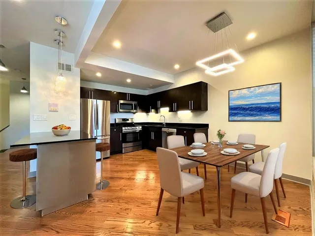 $8,360,000 | 4358 South Prairie Avenue, Chicago, IL 60653