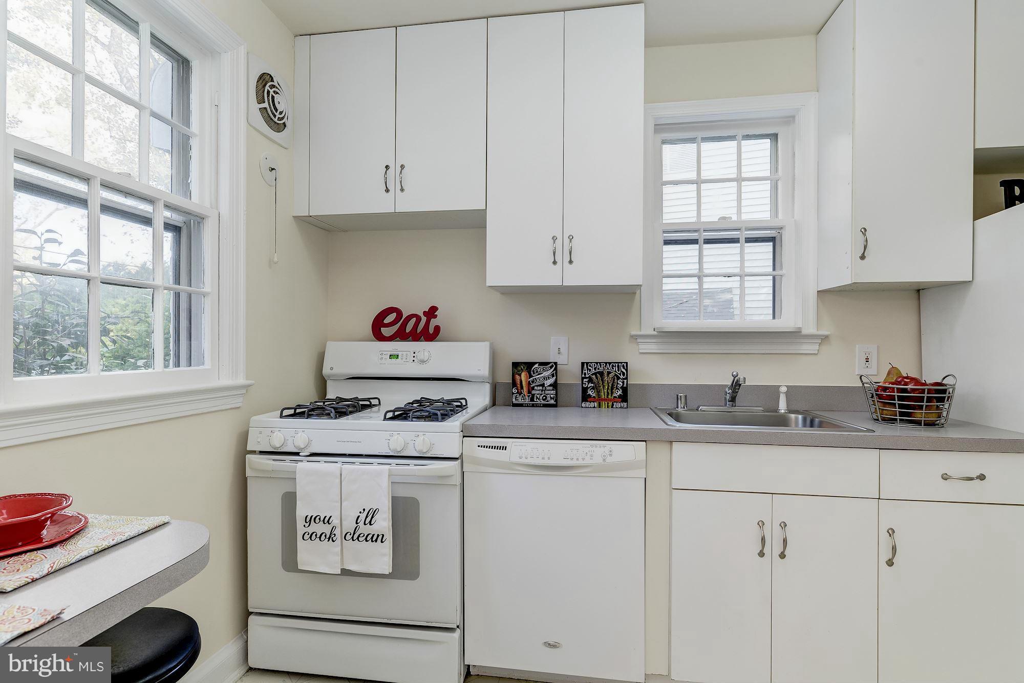 9313 Walden Road Silver Spring, MD 20901 - Photo 9 of 30 Kitchen