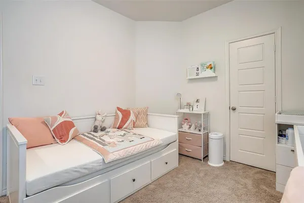 $2,800 | 207 Athenia Drive, Fort Worth, TX 76114