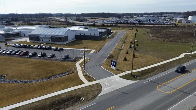 $499,900 | 3878-3912 West Washington Center Road, Fort Wayne, IN 46818