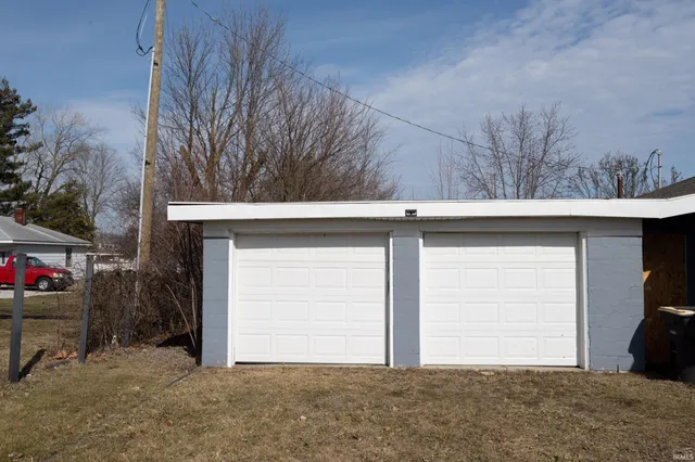 $499,900 | 3878-3912 West Washington Center Road, Fort Wayne, IN 46818