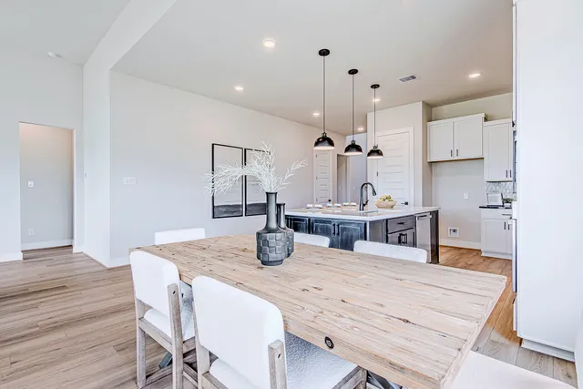 $589,990 | 141 Peninsula Point Drive, Montgomery, TX 77356