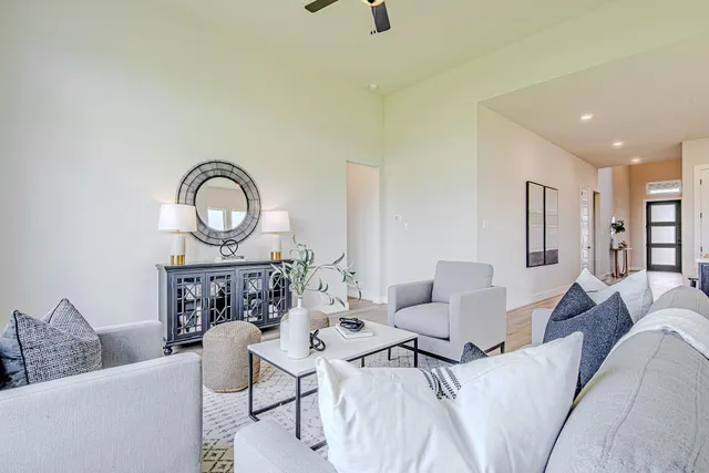 $589,990 | 141 Peninsula Point Drive, Montgomery, TX 77356