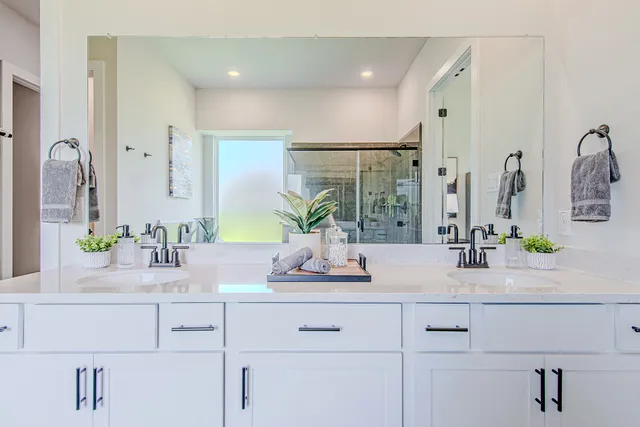 $589,990 | 141 Peninsula Point Drive, Montgomery, TX 77356