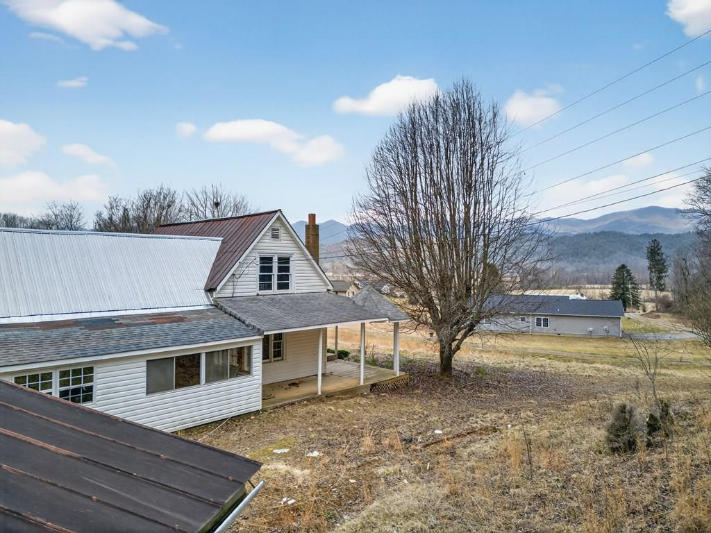 1917 Fairview Road Andrews, NC 28901 - Photo 1 of 29 Main View