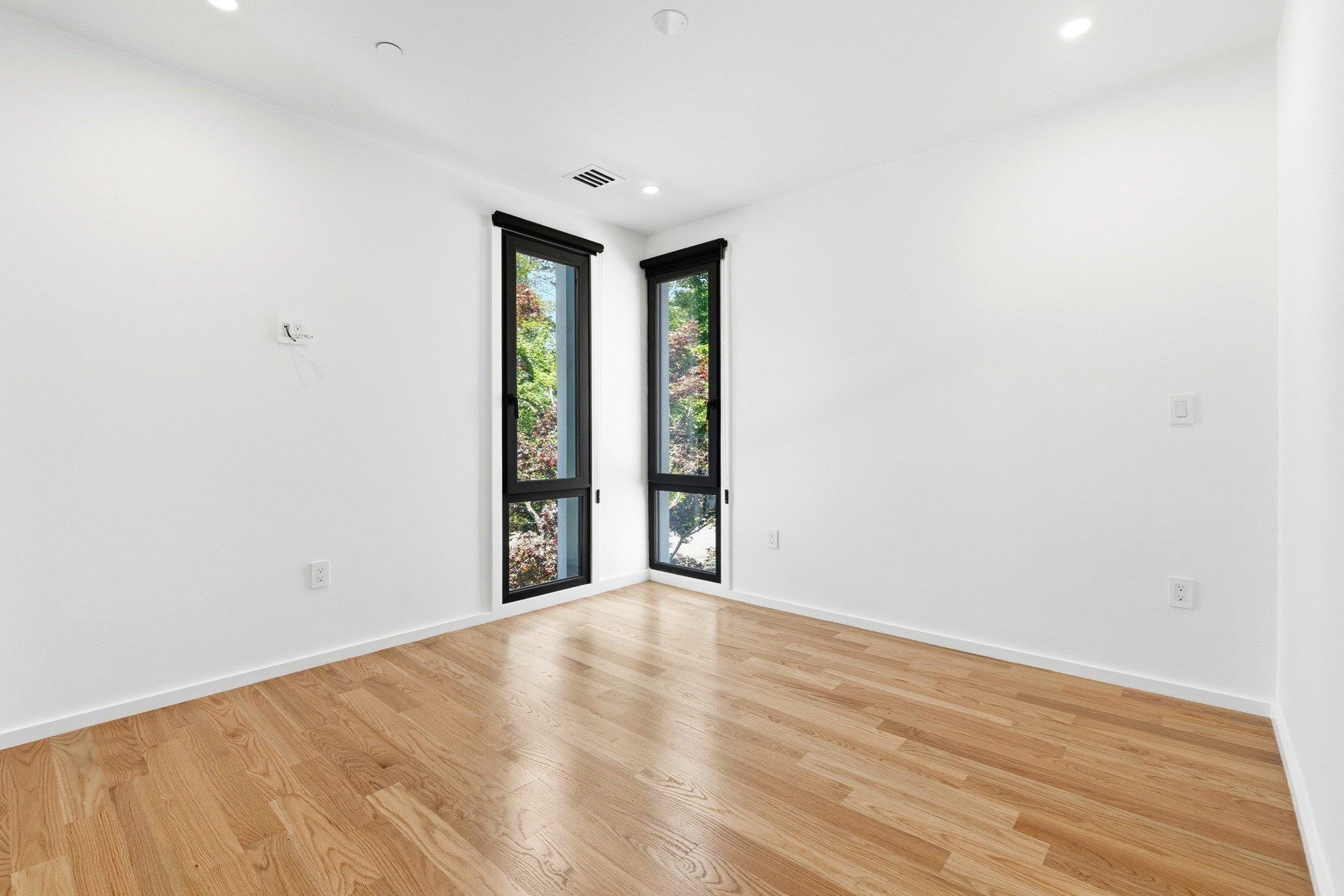 11 Algonquin Road, Unit 1 Newton, MA 02467 - Photo 20 of 39 Gallery Image 20