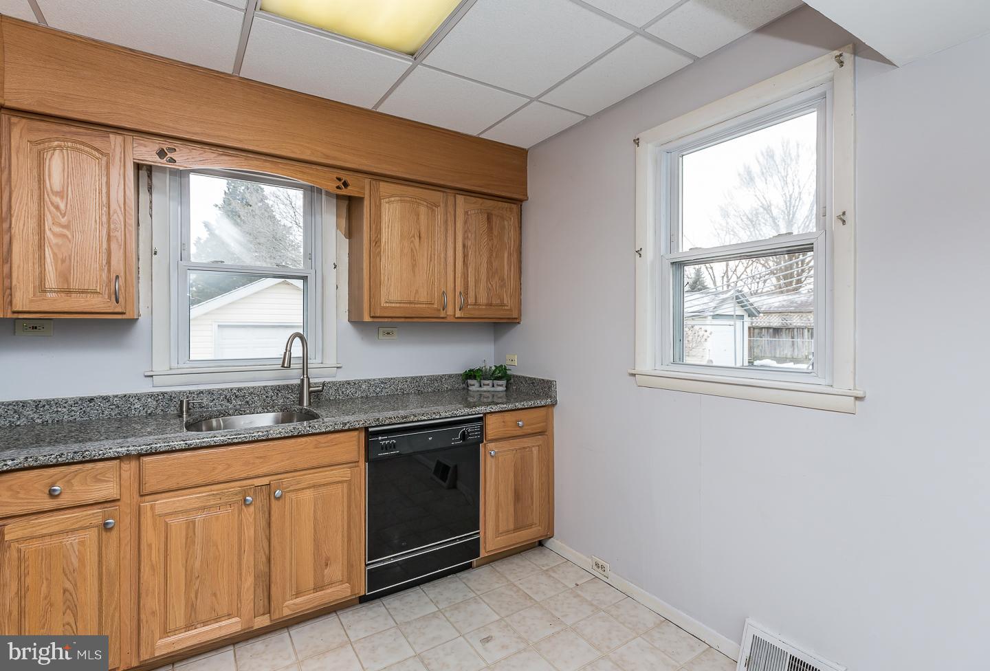 221 Mill Road Havertown, PA 19083 - Photo 3 of 21