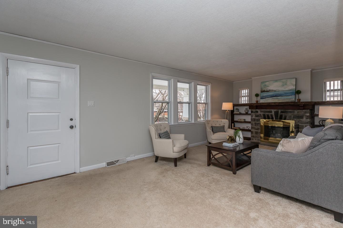 221 Mill Road Havertown, PA 19083 - Photo 6 of 21