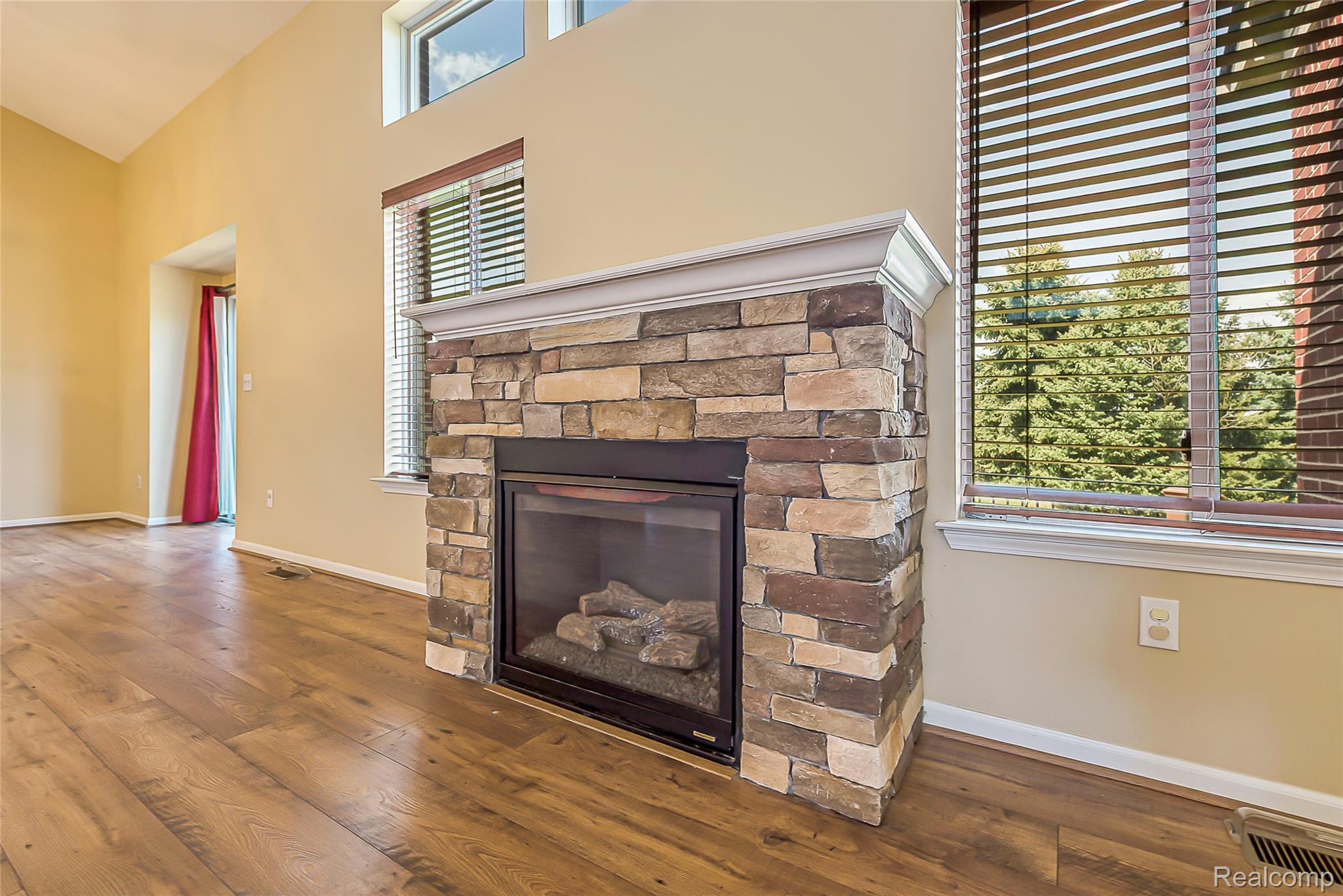 20605 Golf Ridge Circle Livonia, MI 48152 - Photo 9 of 42 Great Room Fireplace
