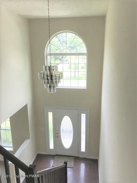 6305 Laurel Road Pocono Summit, PA 18346 - Photo 3 of 13 a view of livingroom with furniture