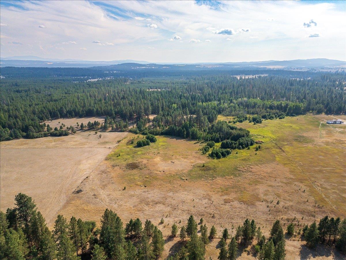 30600 North Mill Road Deer Park, WA 99006 - Photo 2 of 24