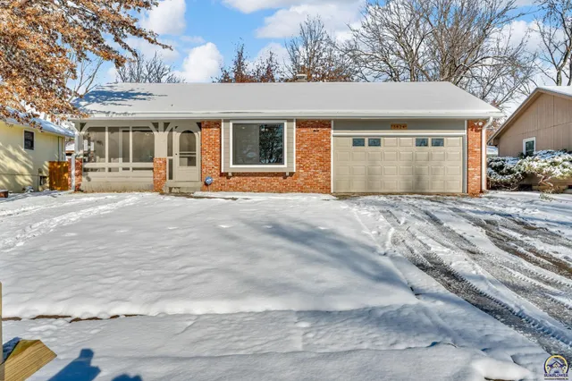$279,000 | 5824 Southwest 28th Terrace, Topeka, KS 66614