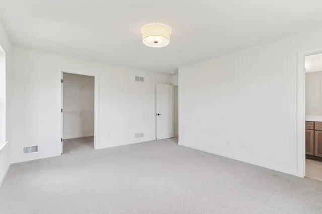 $546,900 | 2701 Mapleton Avenue, East Troy, WI 53120