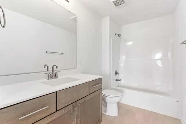 $546,900 | 2701 Mapleton Avenue, East Troy, WI 53120