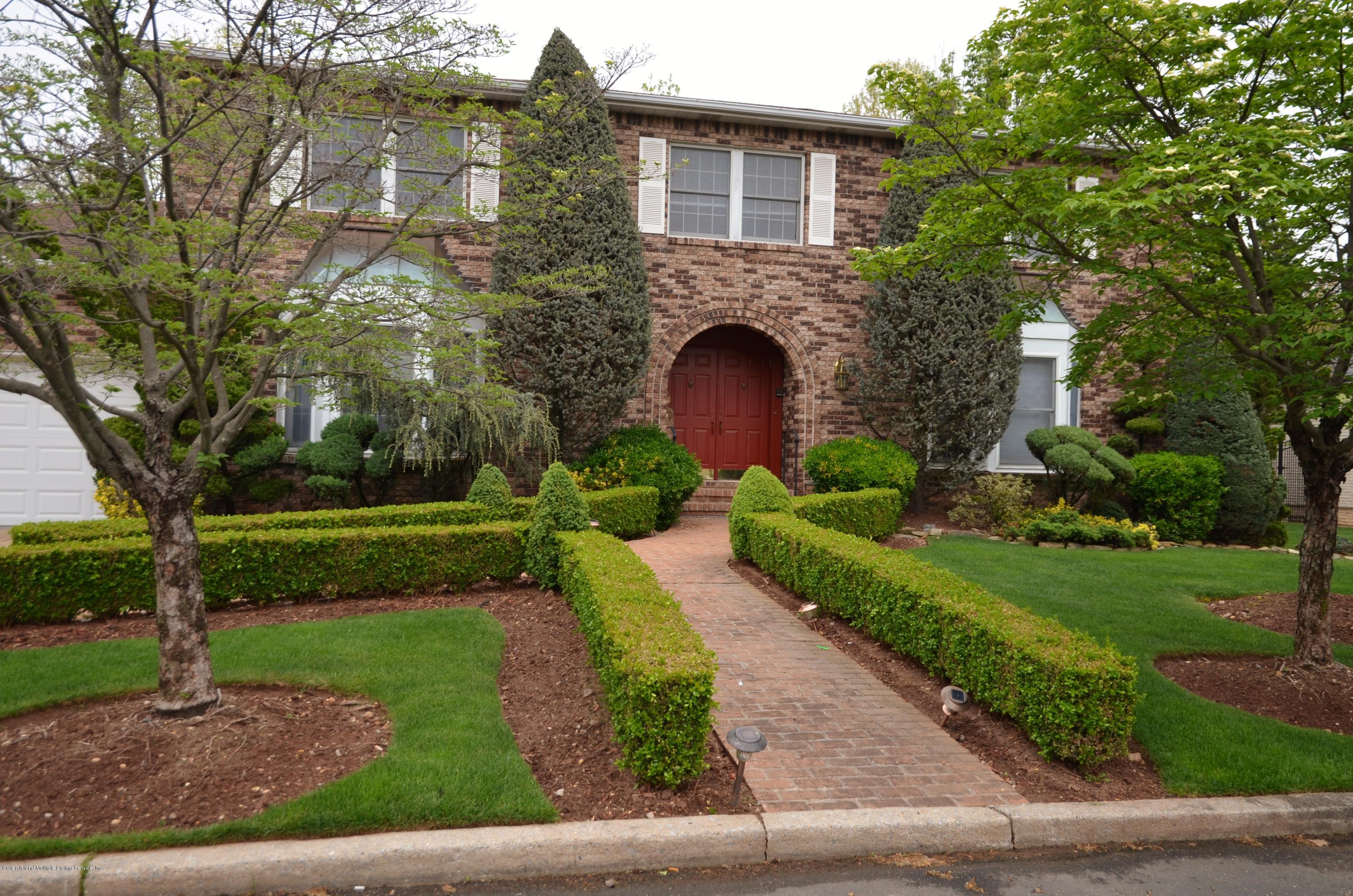 105 Meade Loop Staten Island, NY 10309 - Photo 2 of 38 DSC_0449