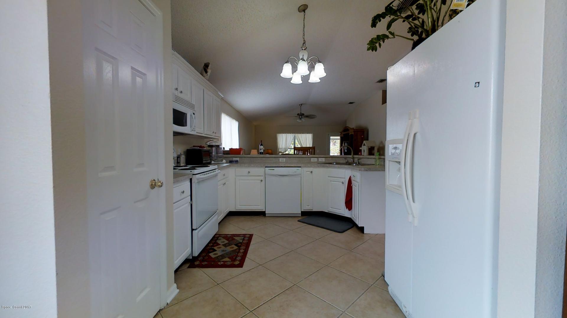 4880 Decatur Circle Melbourne, FL 32934 - Photo 14 of 38 01.26.2017_15.31.39