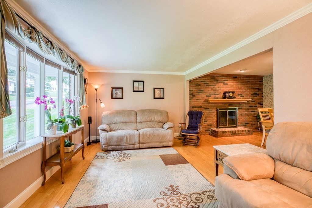 385 Lancaster Avenue West Springfield, MA 01089 - Photo 11 of 37 Gallery Image 11