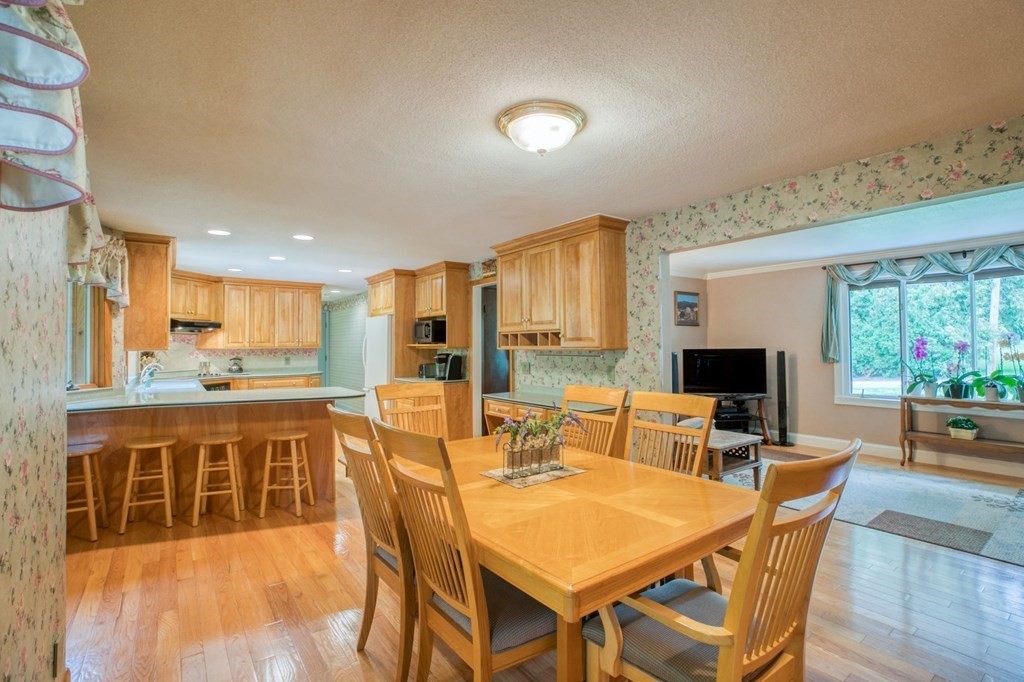 385 Lancaster Avenue West Springfield, MA 01089 - Photo 7 of 37 Gallery Image 7
